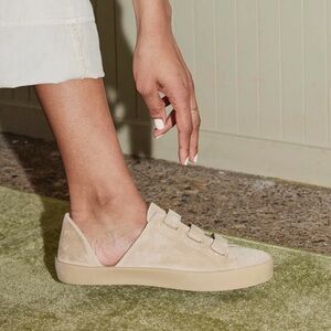 Freda Salvador LIBBY D'ORSAY SNEAKER - 10 / Stucco Suede